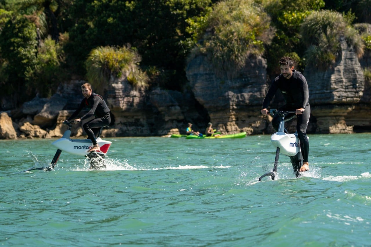 Manta5 Hydrofoiler SL3: l’e-bike per pedalare sull’acqua